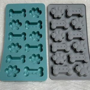 Silicone Molds for Baking and More Paw Print and Bone Molds - Teal and Gray NWOT